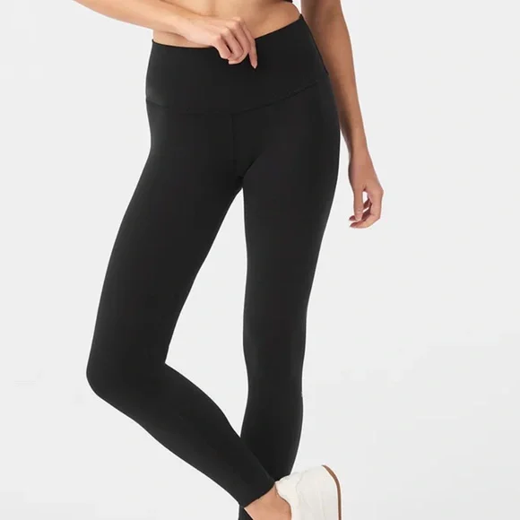 Alo Airlift Leggings - Picture 2 of 12